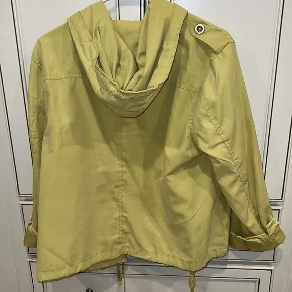 🔥🔥FIRE SALE 🔥🔥EUC BLU PEPPER lime wind jacket - Picture 11 of 11